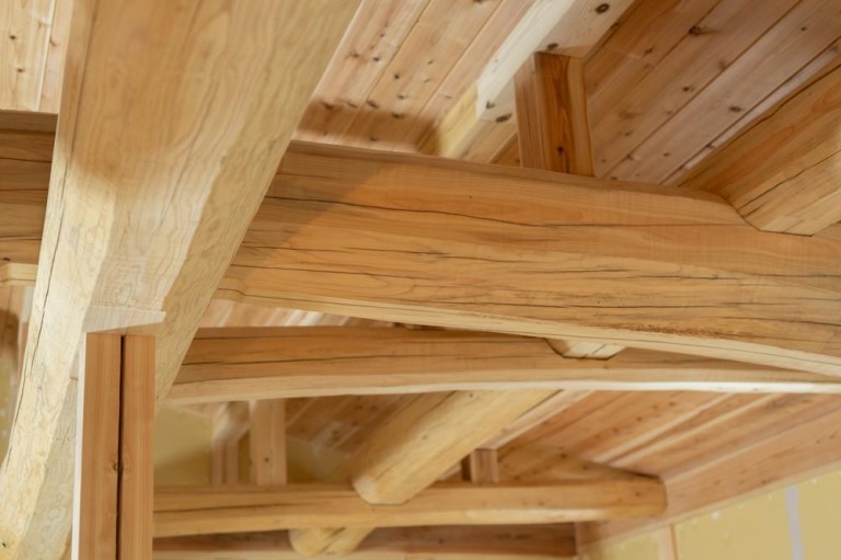 Comment rénover efficacement votre charpente à Valdahon ?